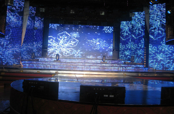 P15 Wing Series Transparent Portable Rental Led Curtain Display Light Weight and Multipurpose