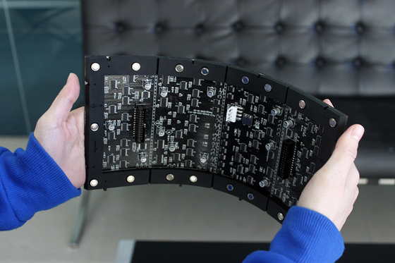 Lightweight Indoor SMD2121 P4.5 Flexible LED Display 288*144mm Module